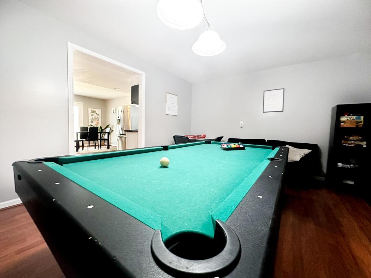 Cute 2-Brm Walkout Apt With Pool Table And Theater Apartment Lexington Exterior photo